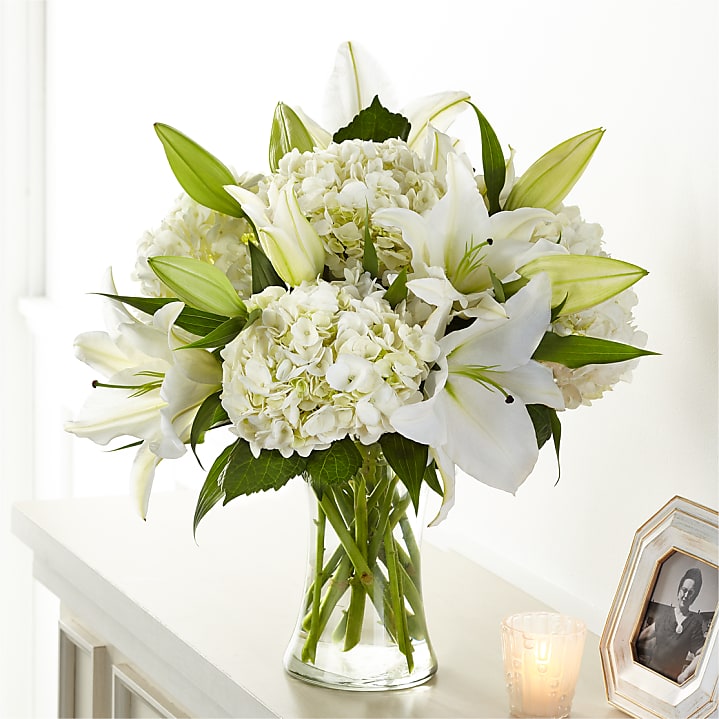 product image for Compassionate Lily Bouquet